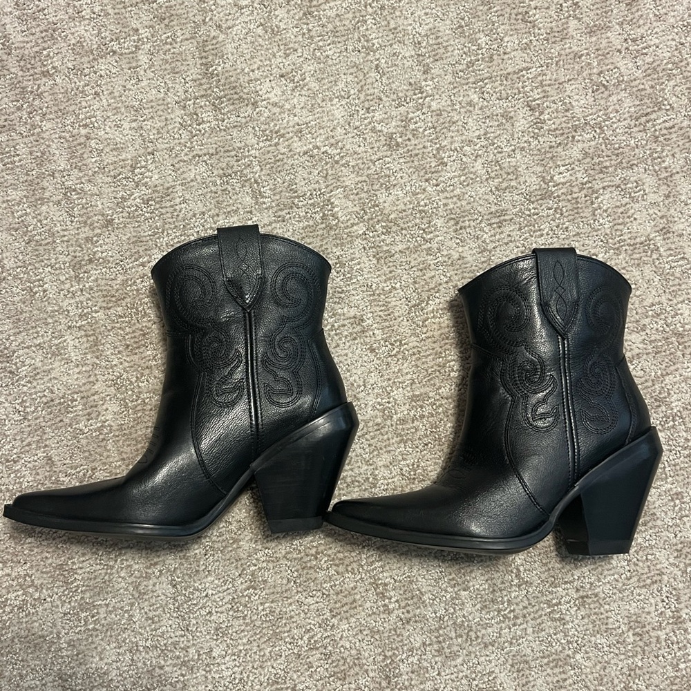 Boot Barn Boots (Women’s) - Picture 2 of 6